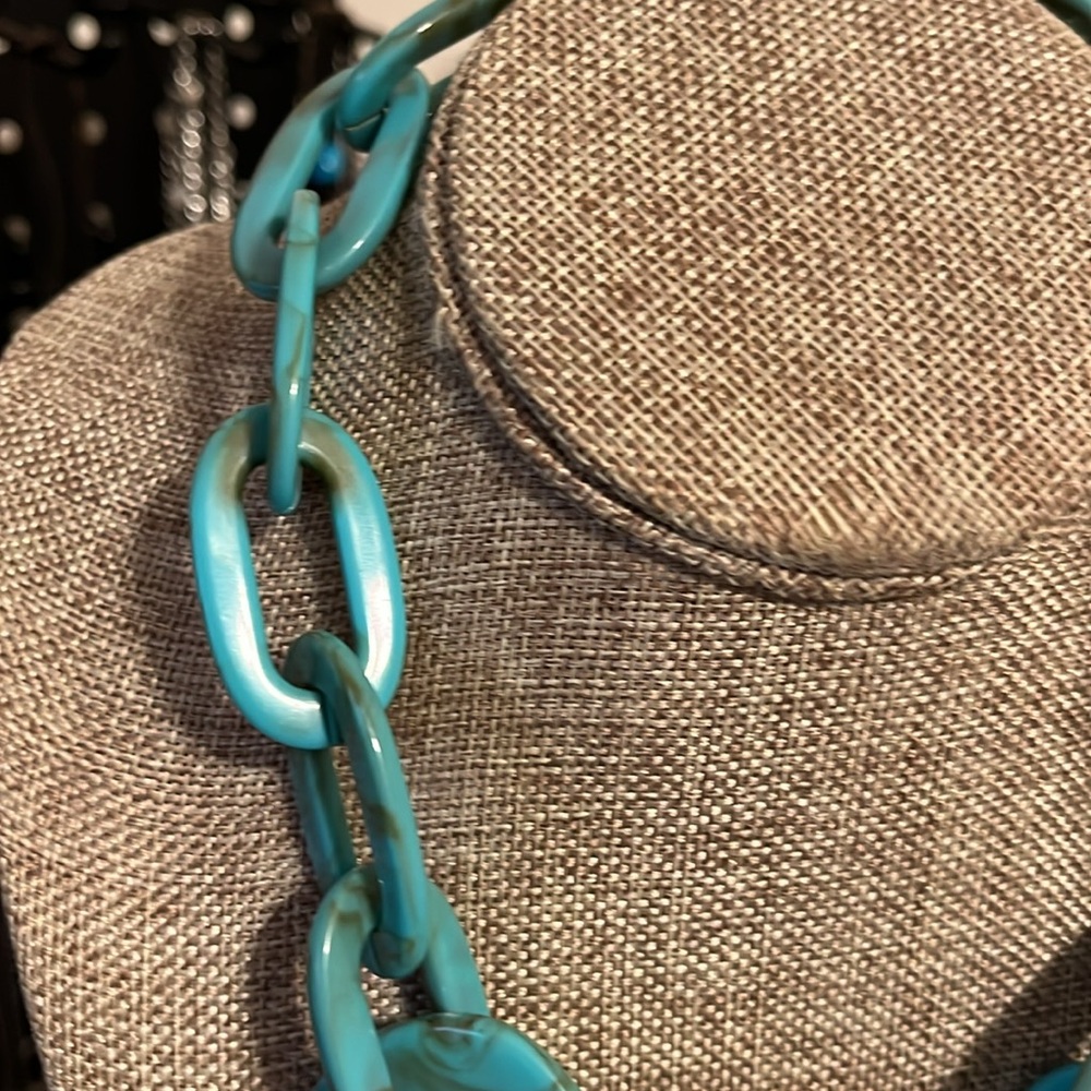 Turquoise color statement loop necklace - Picture 3 of 9